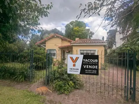 Casa en venta - 3 Dormitorios 2 Baños - Manuel B. Gonnet