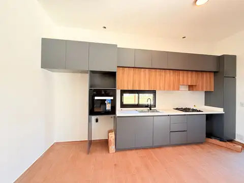 Casa en Venta con 4 cocheras