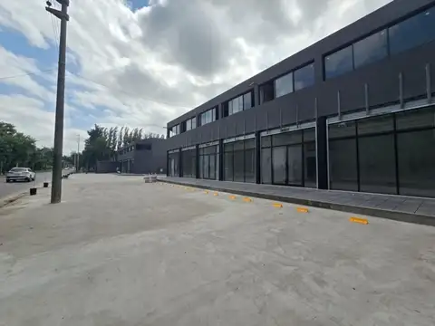 Oficina en Alquiler con 1 cochera