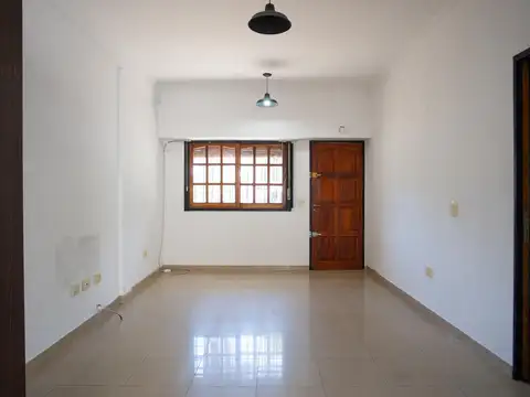 Depto Tipo Casa 4 ambientes con 1 baño