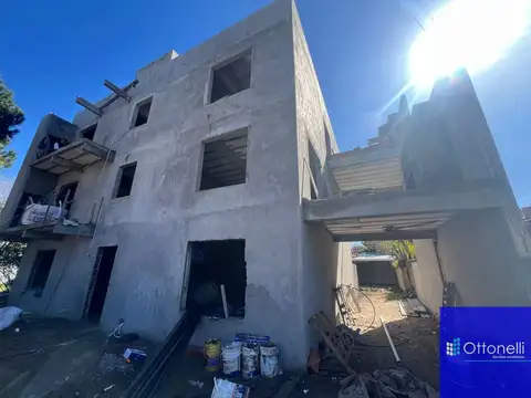 Departamento en venta de 2 dormitorios c/ cochera en Costa Azul
