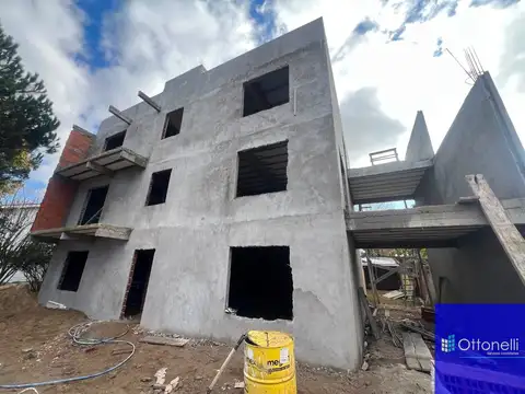Departamento en venta de 2 dormitorios c/ cochera en Costa Azul
