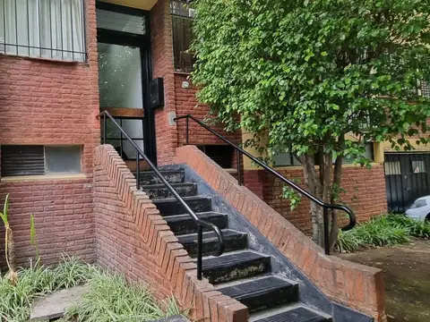 En Venta en Ciudad Jardin Departamento de 3 Ambientes con Balcon Corrido F: 9378