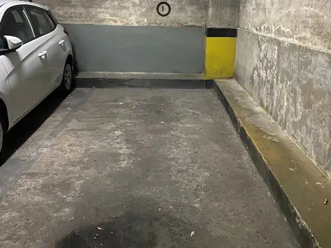 Cochera en españa y San Luis.