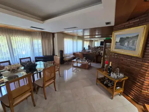 V. DEVOTO RESIDENCIAL CASA 6 AMB CONSTRUIDA POR ARQ. BOTAZZINI