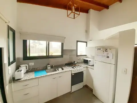 Casa 4 ambientes con 2 baños