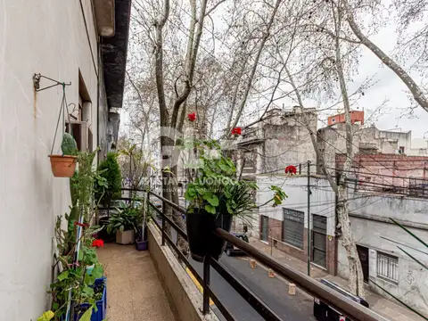 Departamento 6 ambientes con 2 baños