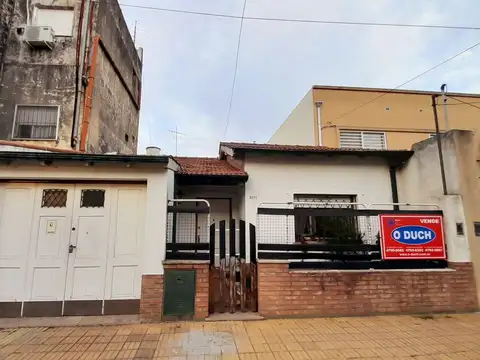 Olivos Residencial - Casa en Lote propio para actualizar!