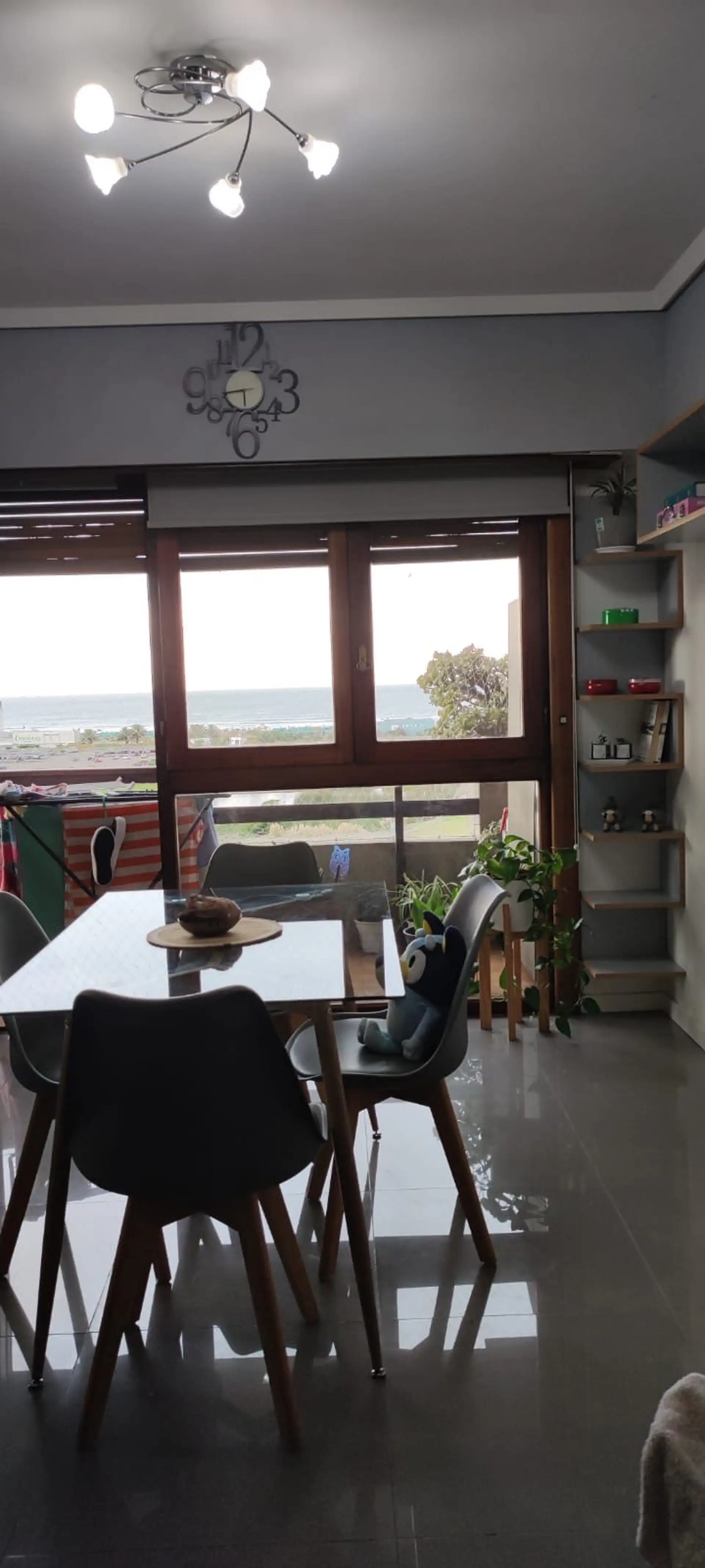 Venta Departamento 2 ambientes con cochera frente a balnearios de Punta Mogotes