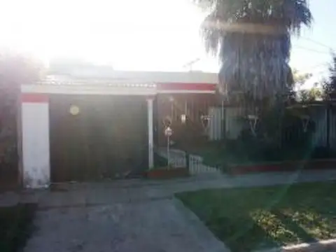 Ovidio Lagos 1796 entre romanella y los cipreses