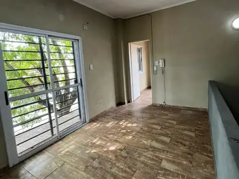 Depto Tipo Casa en Alquiler de 2 dormitorios