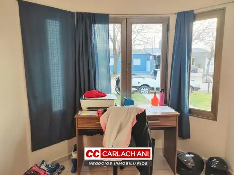 Casa 5 ambientes con 2 baños