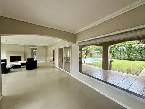 Avenida de los Lagos 4300