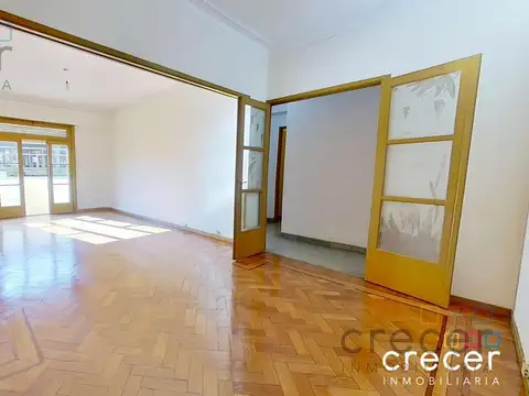 Venta departamento tipo PH 1° piso por escalera 153m2 totales con patio y balcón Villa Crespo