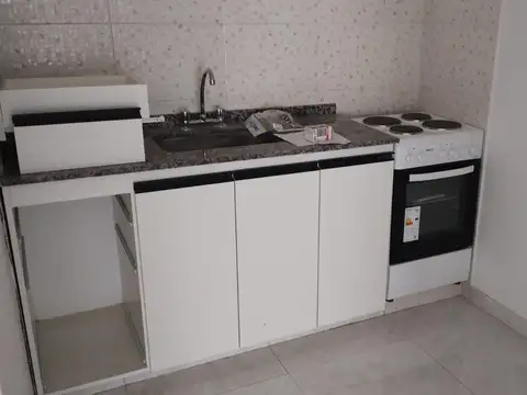 monoambiente amplio con patio a estrenar