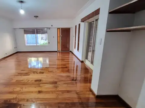 Venta casa Echesortu Rosario. 3 dormitorios. cochera pasante