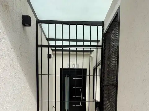 Almafuerte 800, Piso 1