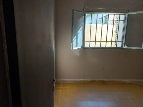 Depto Tipo Casa en Alquiler con 1 cocheras