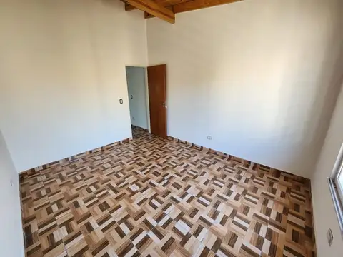 DPTO 3 AMB., INTERNO, EN DÚPLEX, CON PATIO PROPIO