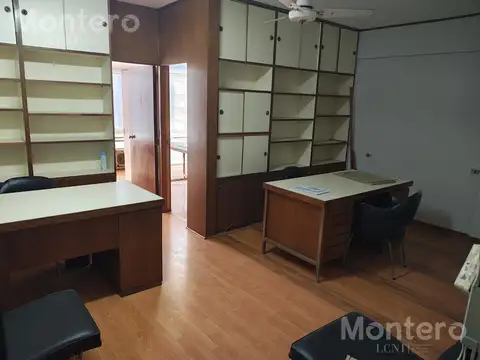 Oficina en Tribunales práctica y luminosa