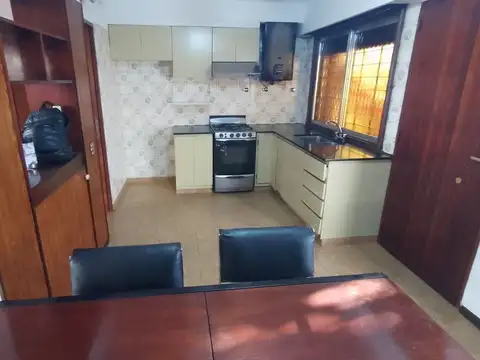 Casa en Alquiler con 1 cochera