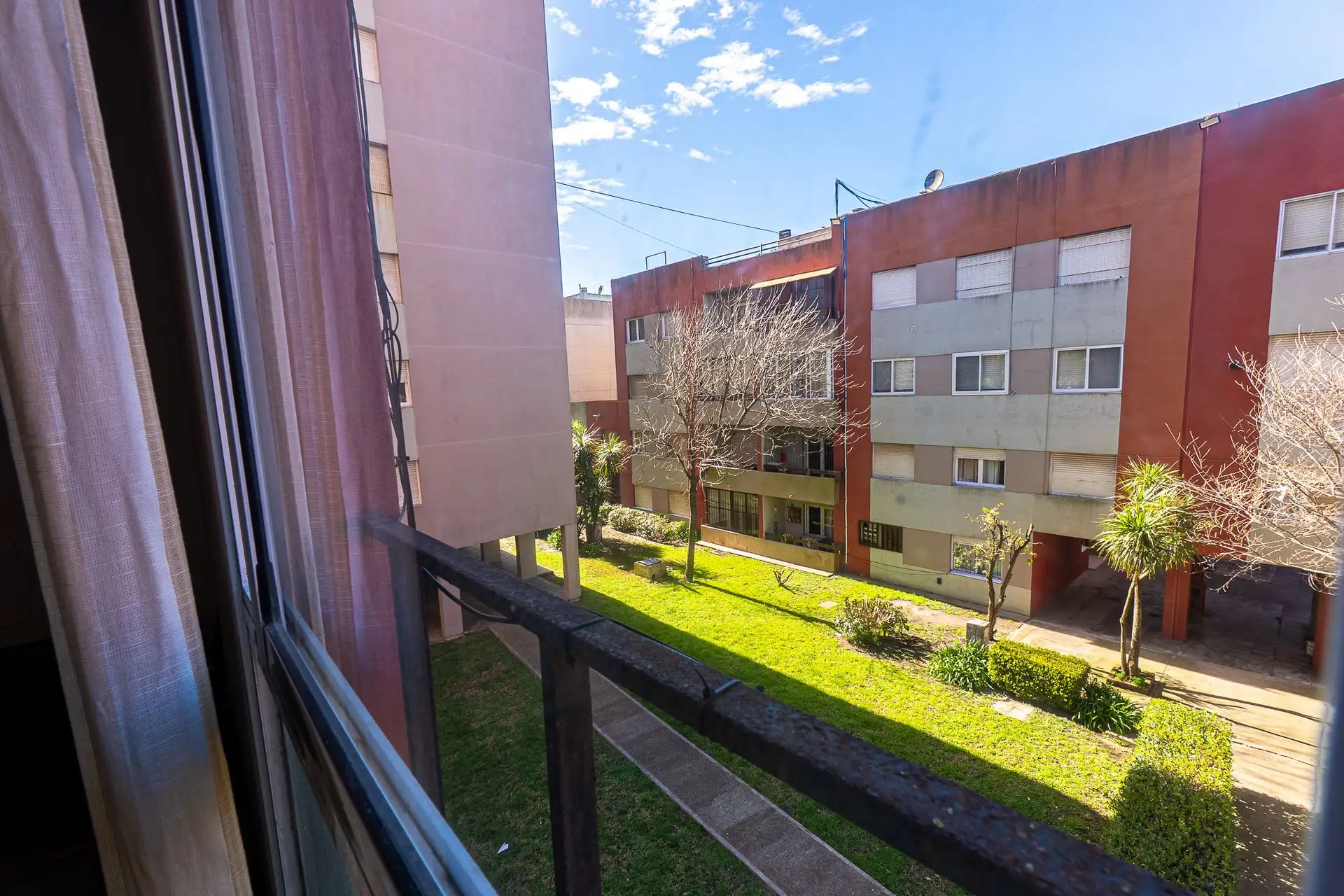 VENTA DPTO 4 AMBIENTES MUY LUMINOSO