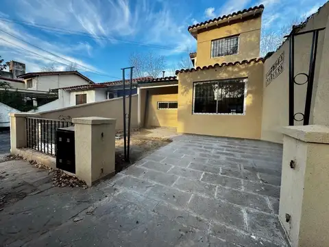 Chalet 4 Ambientes 2 Baños en Venta Ciudad Jardín F: 11190
