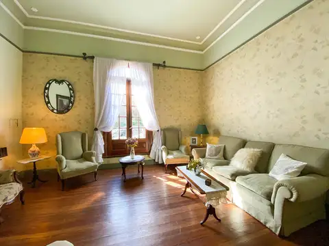 Casa en Alquiler en Quilmes, USD 2.000