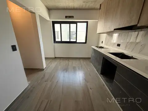 Monoambiente en venta con balcon y terraza en flores