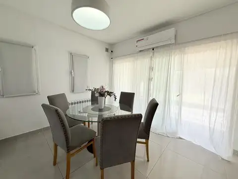 Casa en Venta con 6 cocheras
