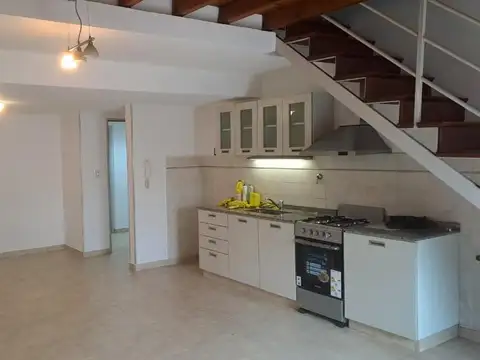 Loft 2 Amb 1º Piso por escalera c/cochera Mitre 1116 Quilmes