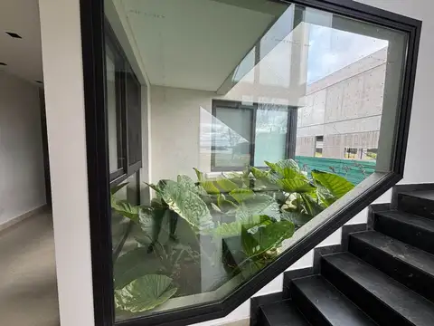 Excelente Casa en Barrio Marinas Puertos Escobar