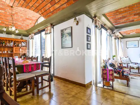 Casa 5 ambientes con 2 baños