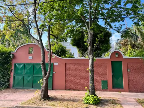 Casa en excelente ubicación 1 c/centro 2 c/Panamericana. Cerca estación Tigre