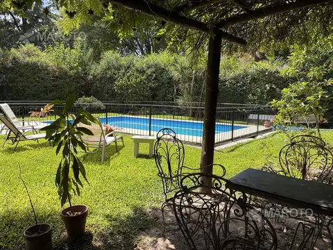 Venta casa 4 ambientes con parque y pileta en Ingeniero Maschwitz