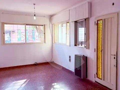 Depto Tipo Casa 4 ambientes con 2 baños