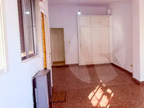 Depto Tipo Casa en Alquiler en Moron, $ 1.000.000