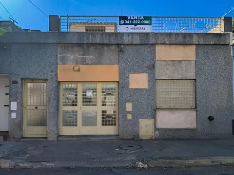 CASA CON GARAGE, UN DORMITORIO , PATIO, TERRAZA Y GRAN GALPÓN.