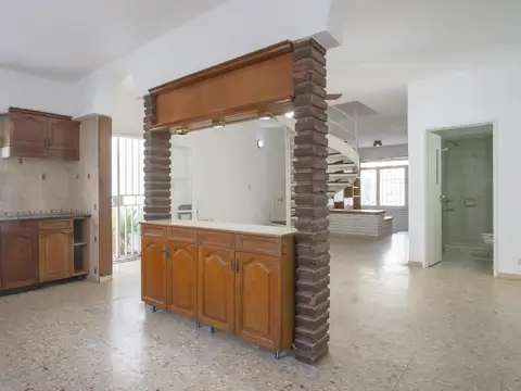 Casa de 3 Dormitorios y 2 Baños - Patio con Parrillero - Jorge Cura