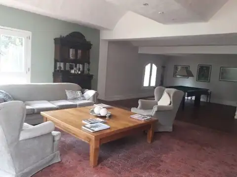 Casa 7 ambientes con 4 baños