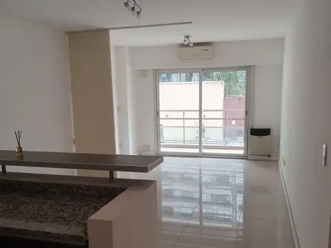 Tomás A. Le Bretón 4900, Piso 1