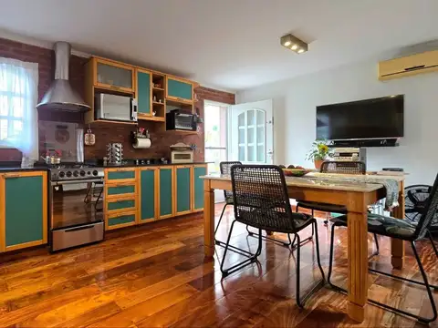 Casa 5 ambientes con 4 baños