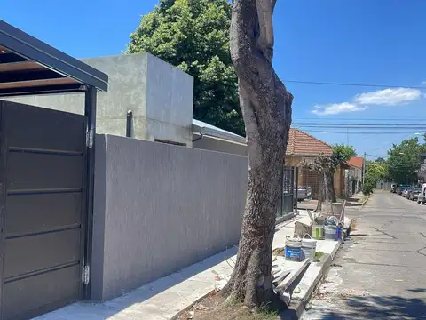 Casa de 4 Ambientes en Venta en Martínez