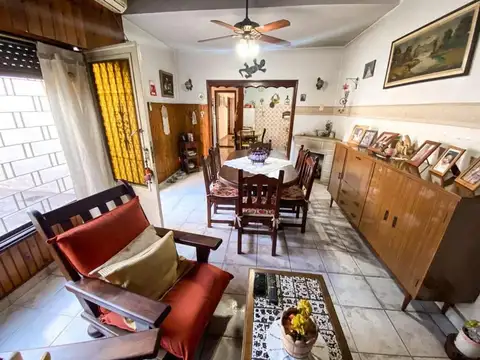 2/3 viviendas sobre lote de 10 x 30 - Ideal varias familias