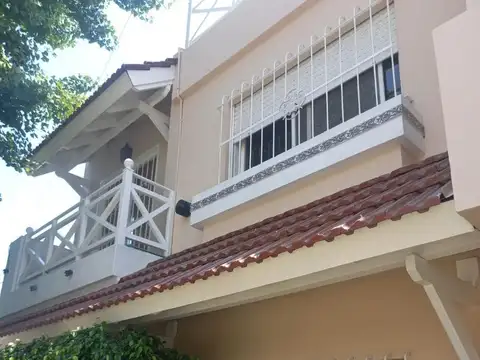 Castelar Norte Parque Costa propiedad 5 ambientes