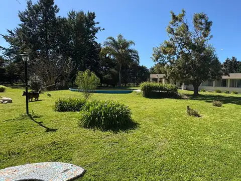 Casa en venta - 4 Dormitorios 2 Baños - Arana