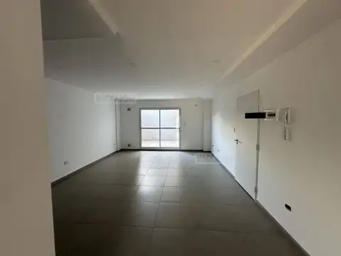 Pola 1500, Piso 1