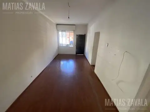 Casa 5 ambientes con 1 baño