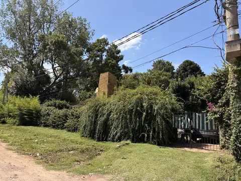 Casa 6 ambientes con 2 baños