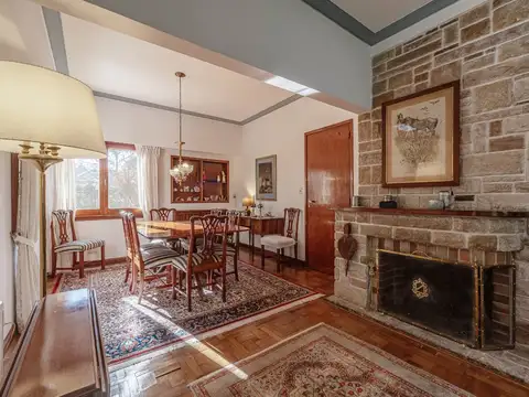 Casa en Venta con 6 cocheras